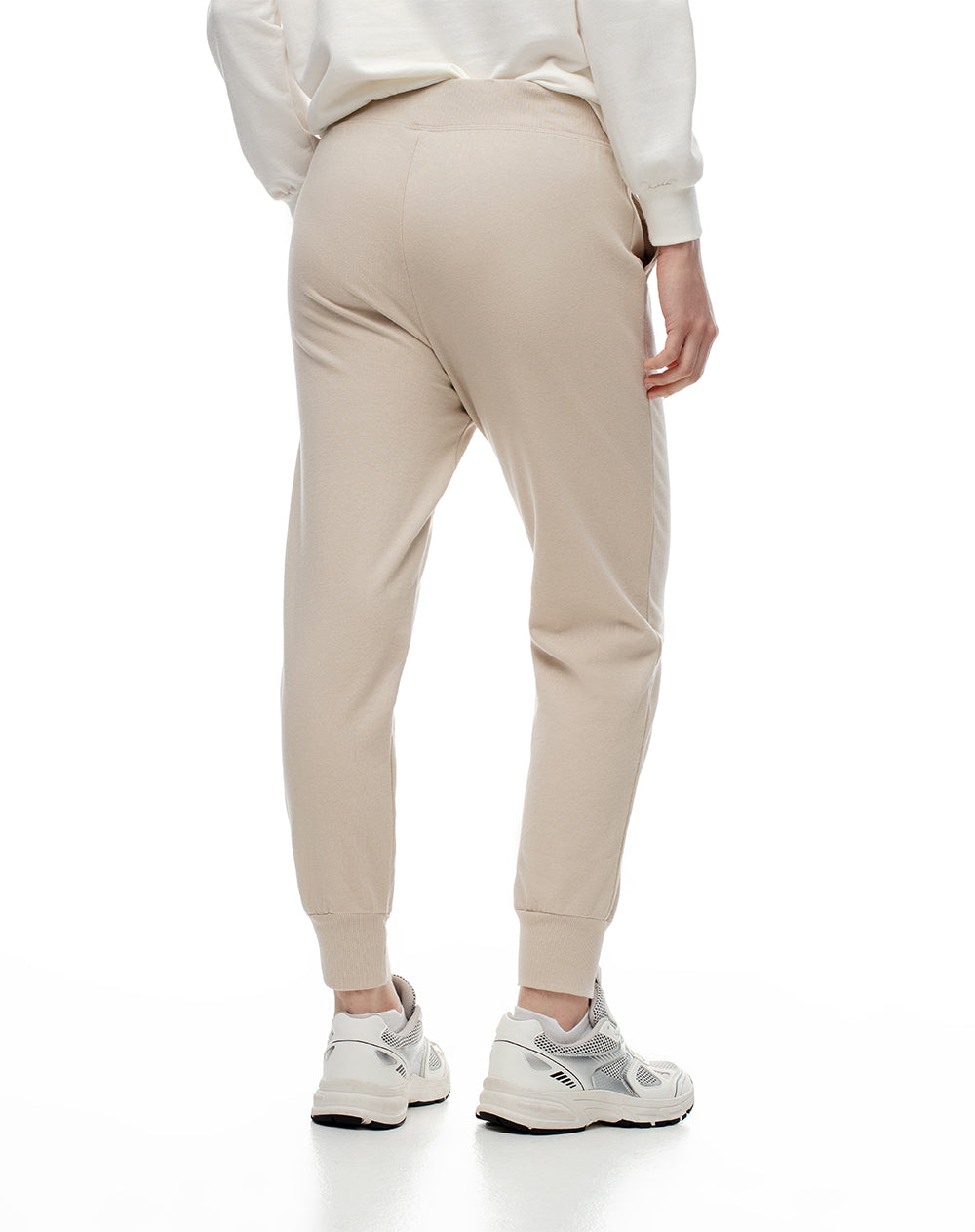 Jogger slim fit tiro medio habano