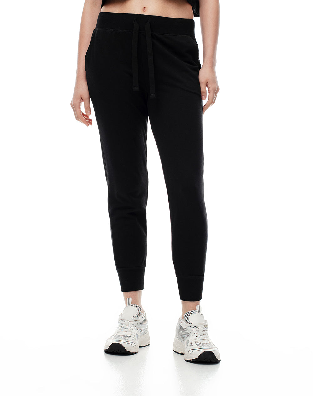 Jogger slim fit tiro medio negro