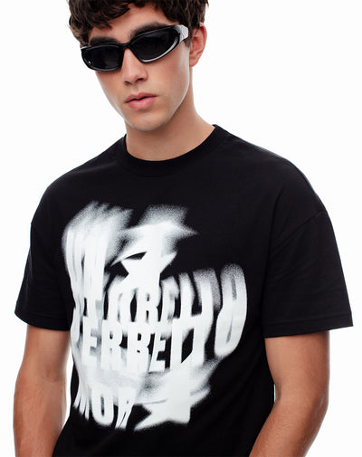 Camiseta regular fit manga corta negra