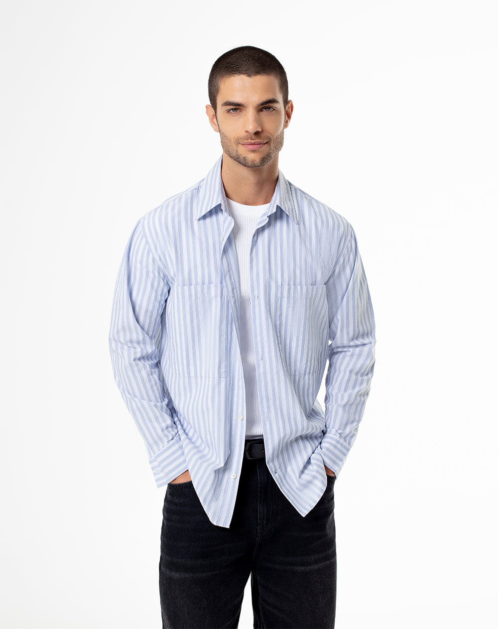 Camisa regular fit manga larga azul con rayas