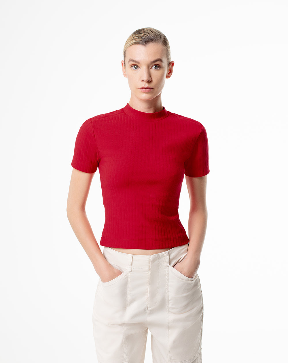 Camiseta slim fit manga corta roja