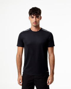 Camiseta slim fit manga corta negra