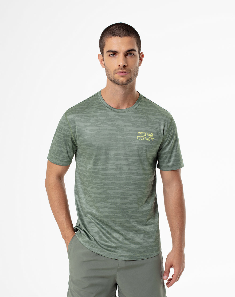Camiseta slim fit manga corta verde estampada