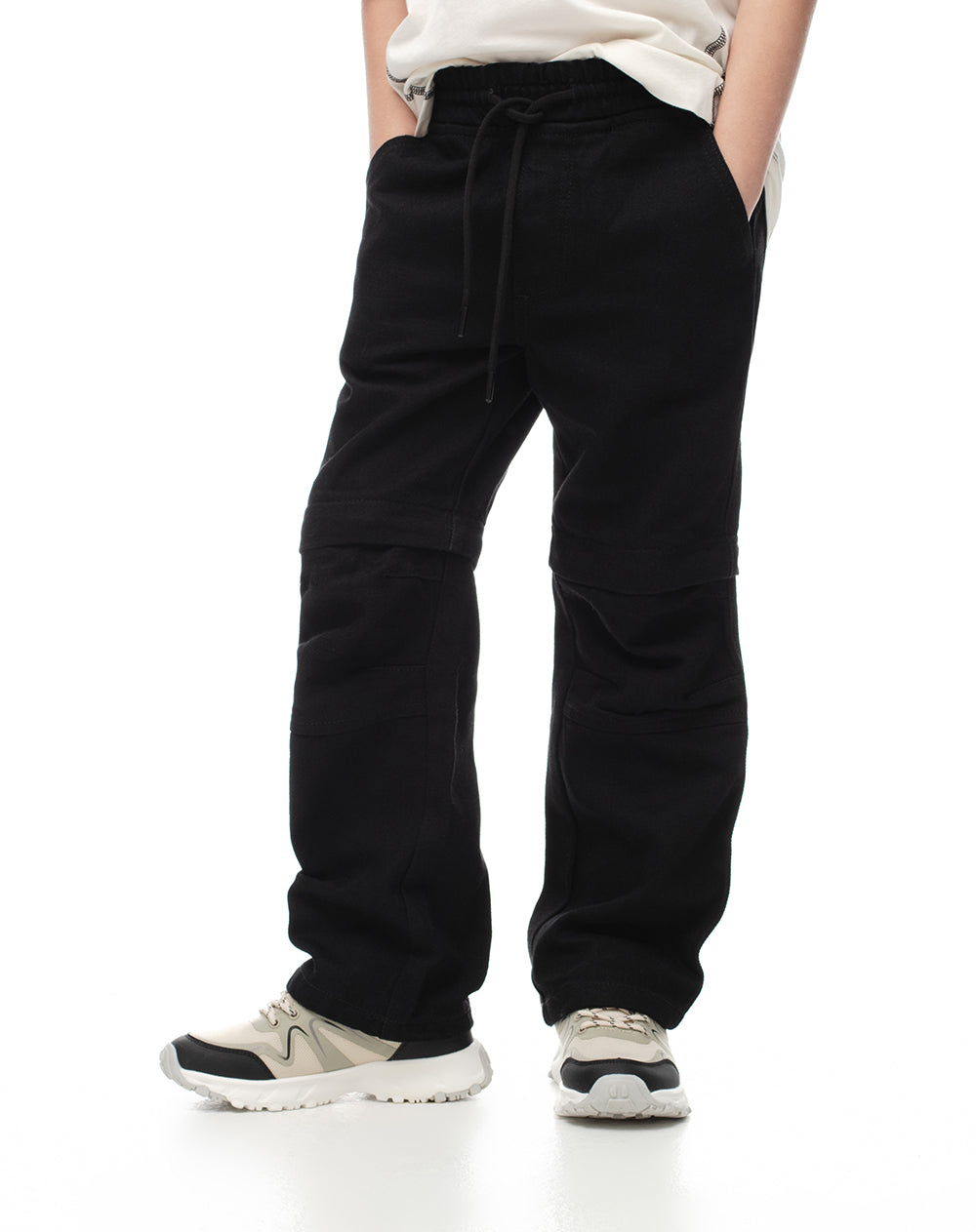 Pantalón regular fit tiro medio negro