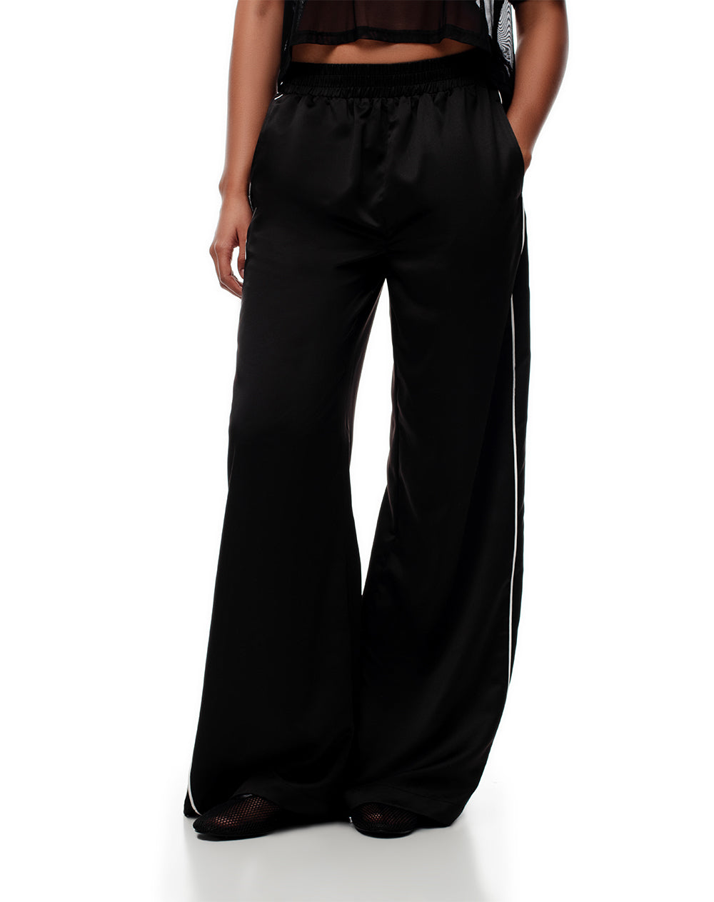 Pantalón regular fit tiro alto negro