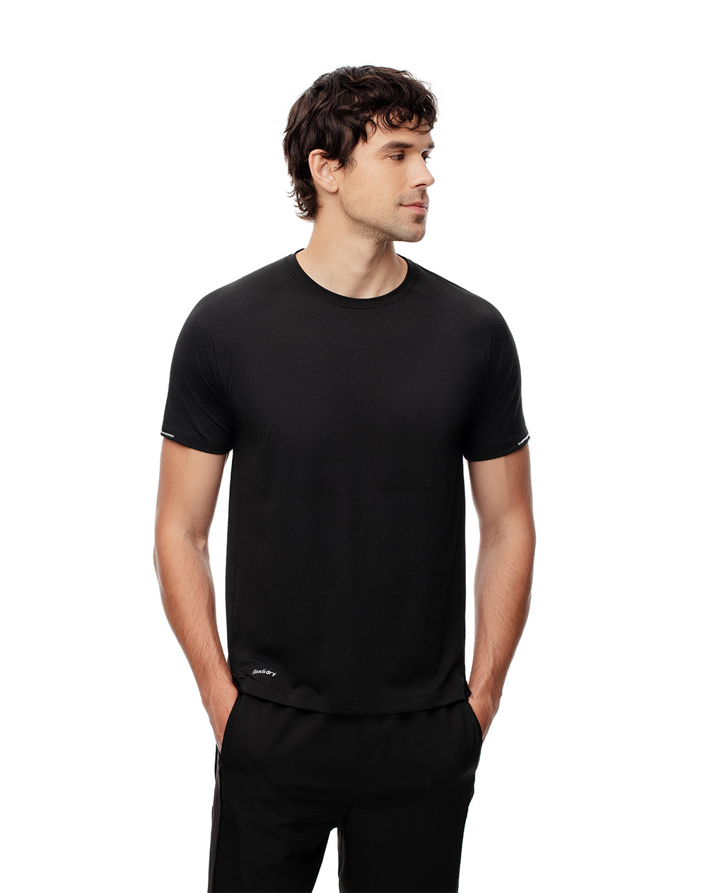 Camiseta regular fit manga corta negra