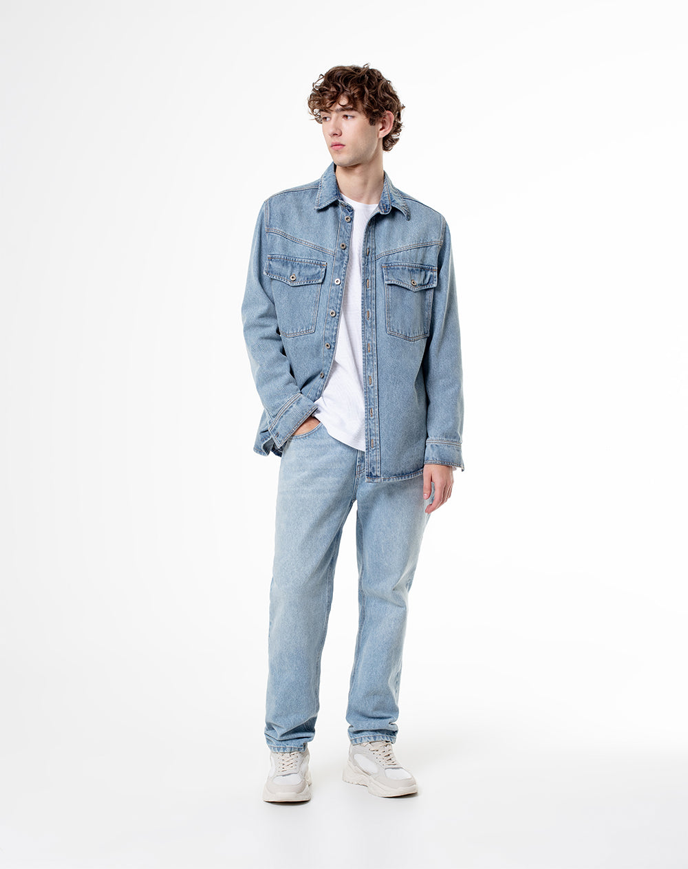 Jean regular fit tiro medio indigo