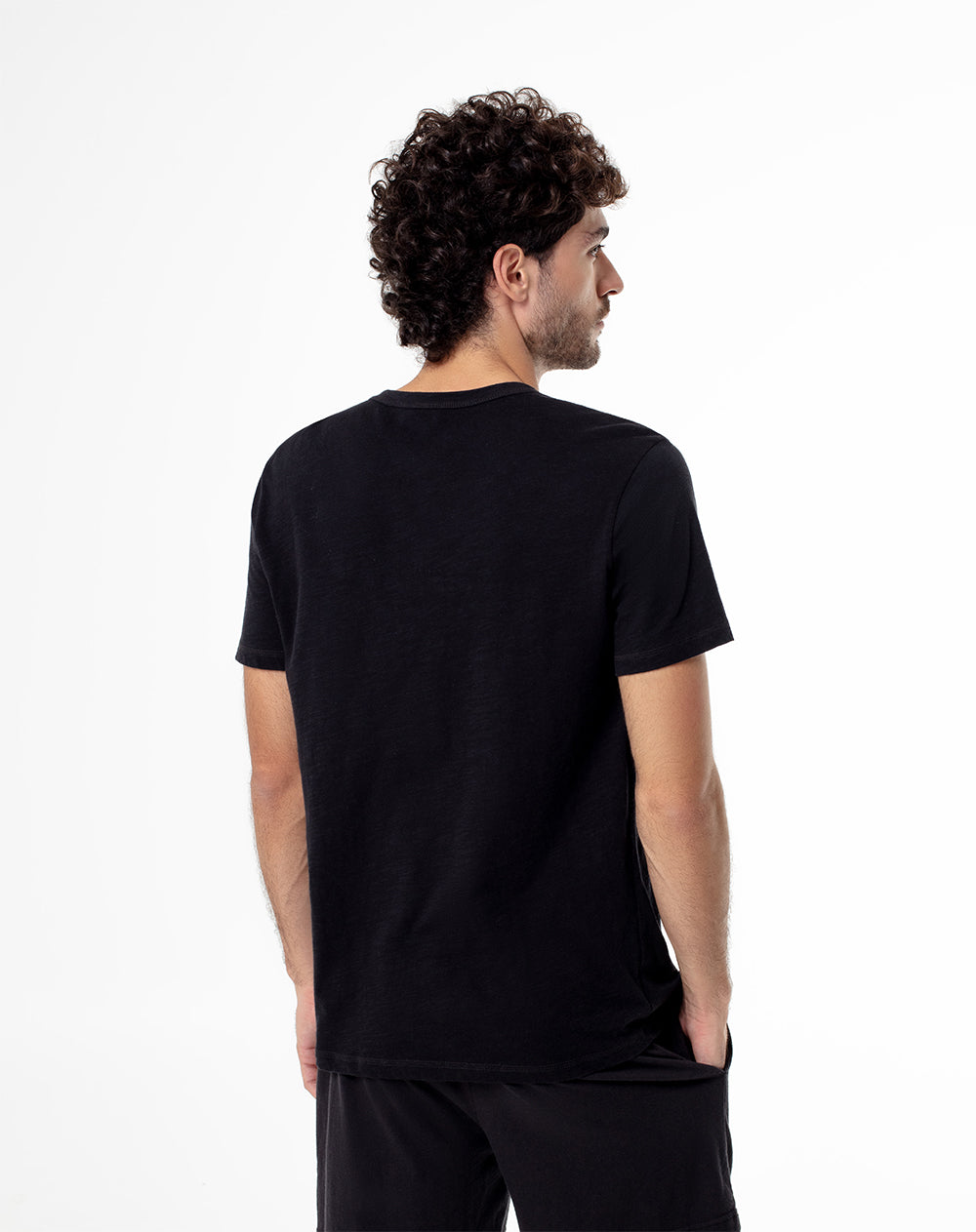 Camiseta slim fit manga corta negra