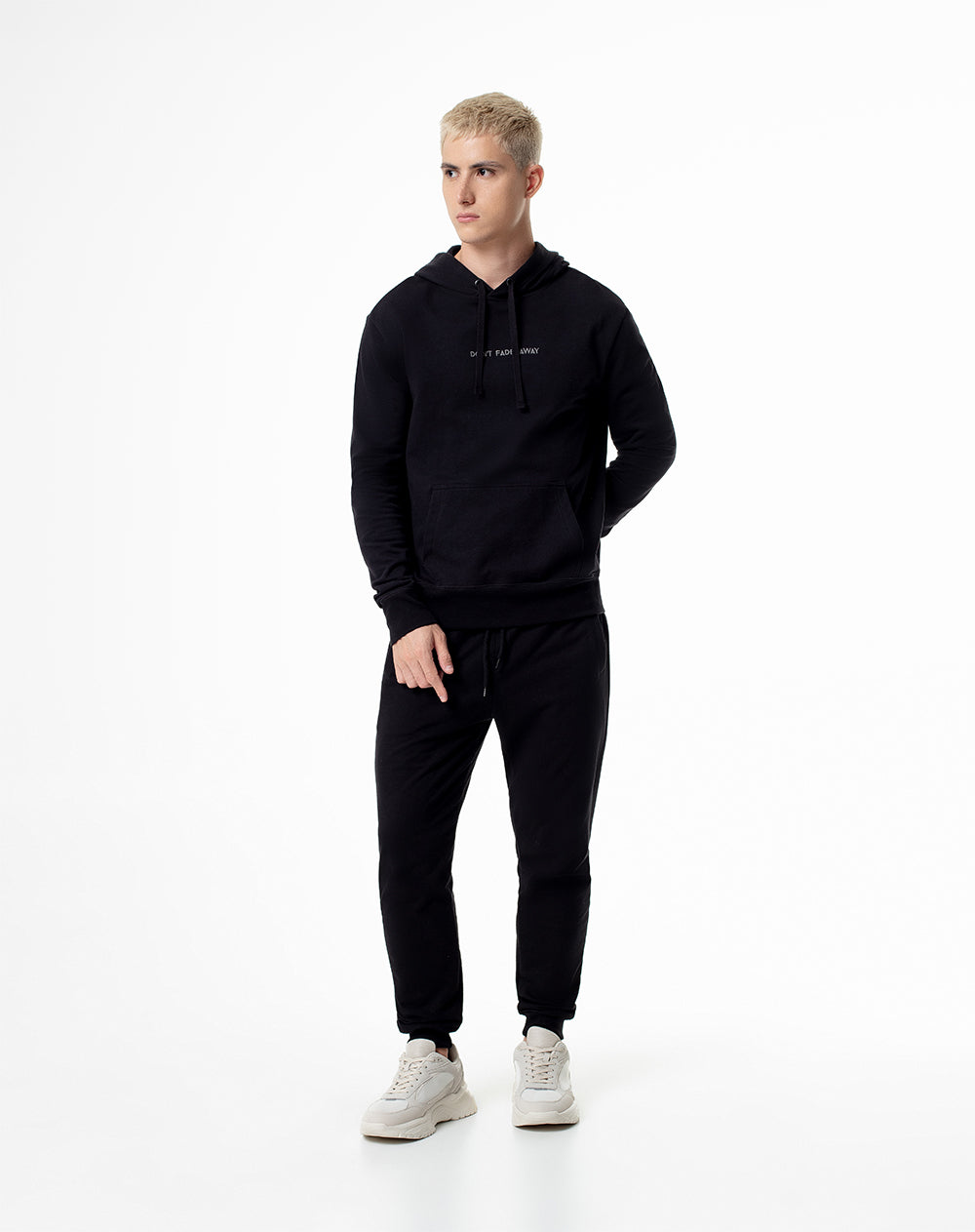 Jogger regular fit tiro medio negro