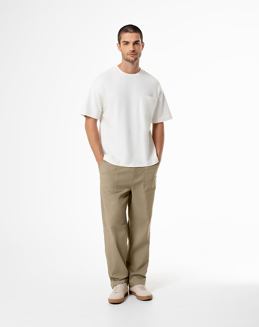 Pantalón regular fit tiro medio khaki