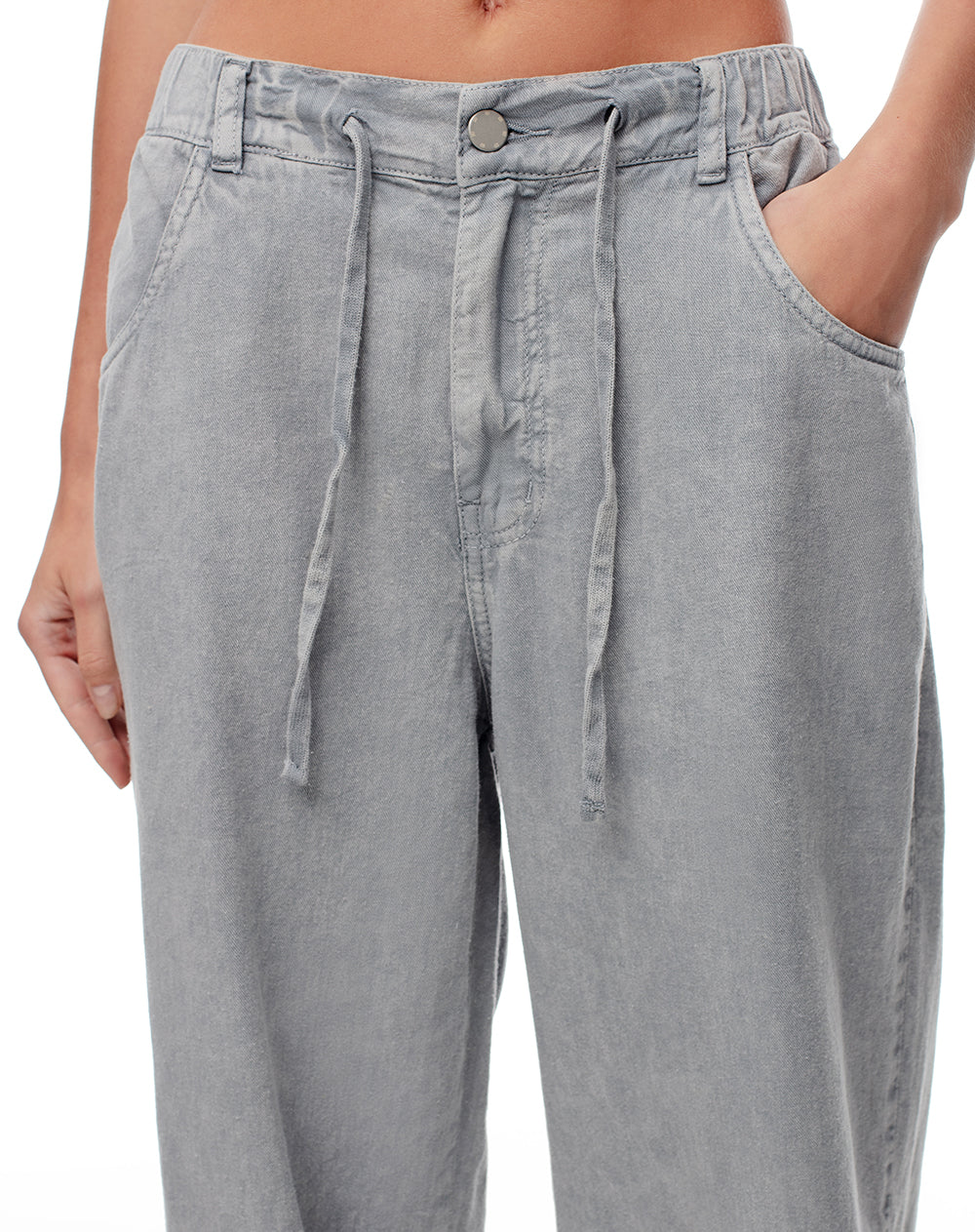 Pantalón loose fit tiro alto en drill gris