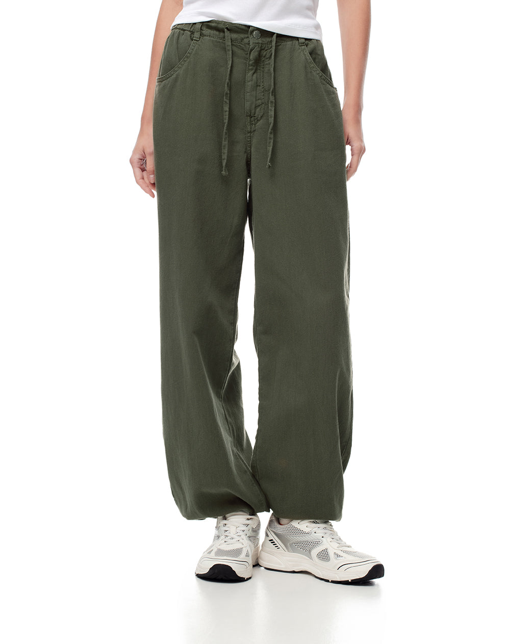 Pantalón loose fit tiro alto en drill verde