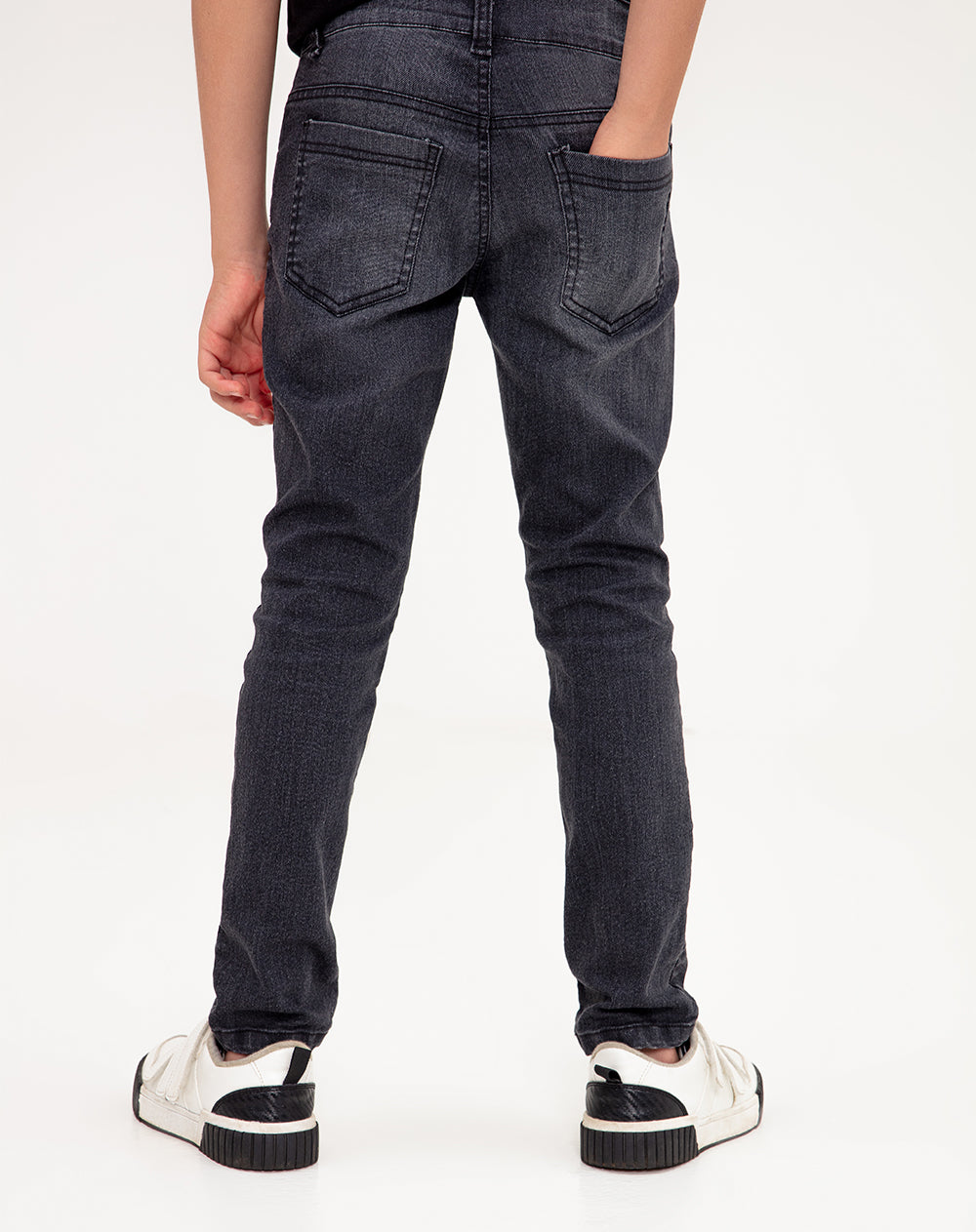 Jean slim fit tiro medio denim negro