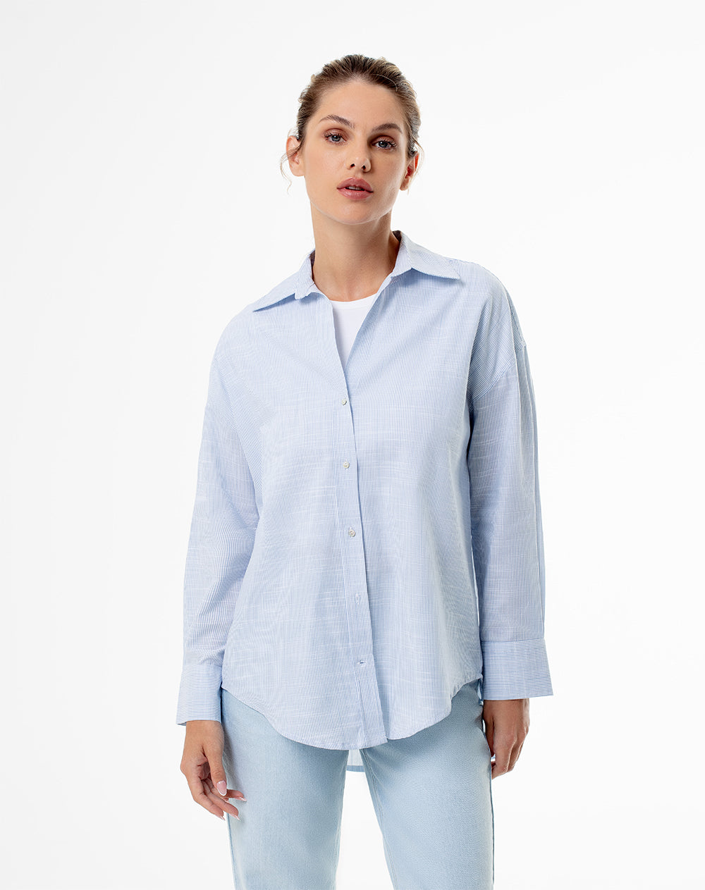 Camisa oversized fit manga larga blanca con rayas
