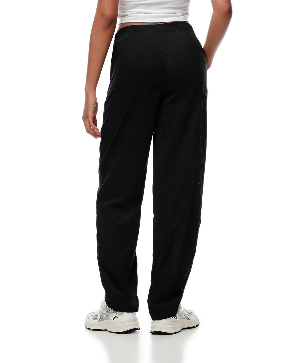 Pantalón relaxed fit tiro medio negro