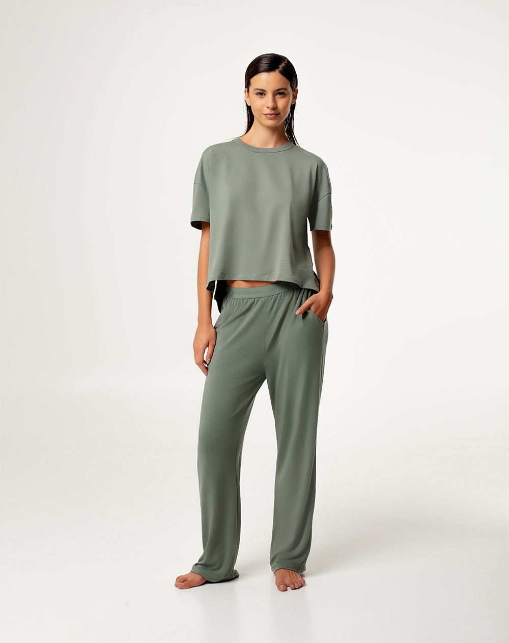 Pantalón regular fit tiro alto verde