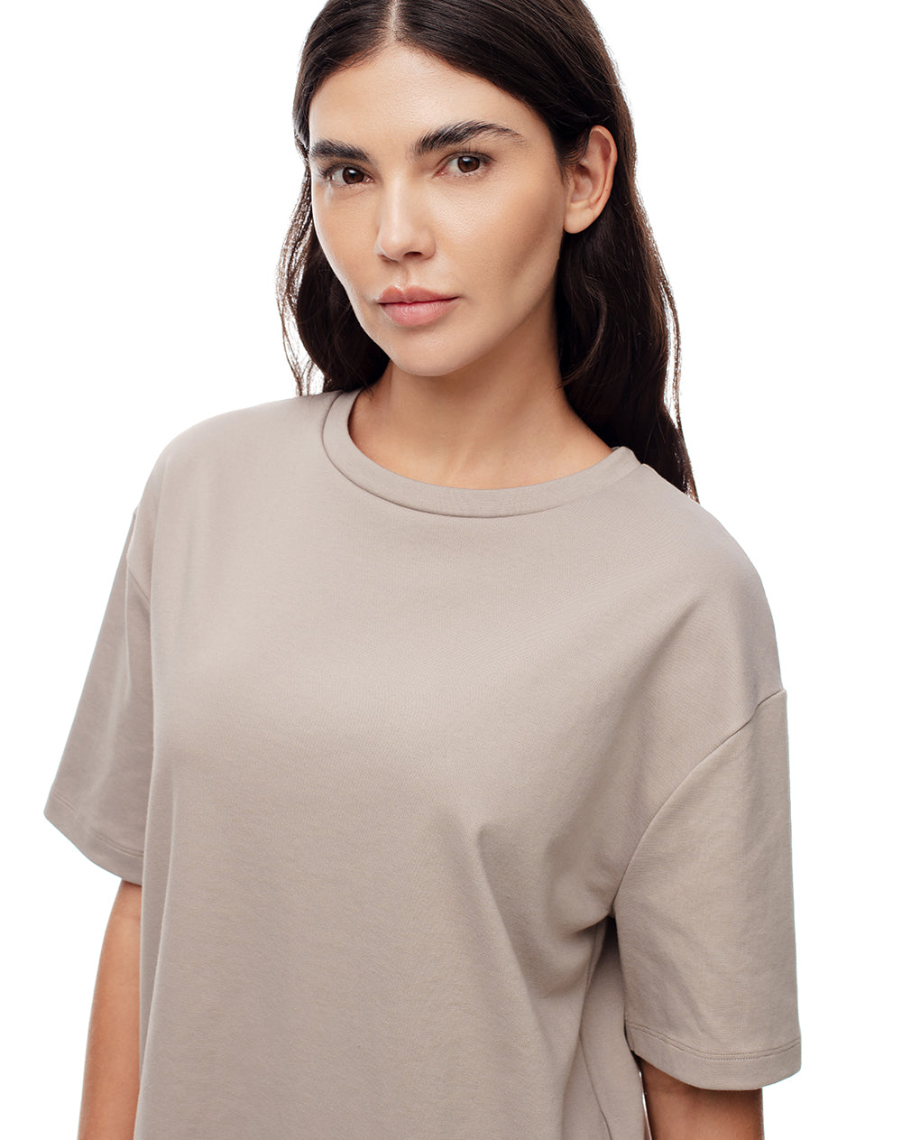 Camiseta oversized fit manga corta taupe