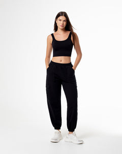 Jogger regular fit tiro medio negro