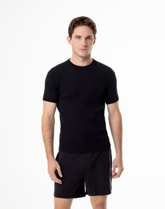 Camiseta slim fit manga corta negra