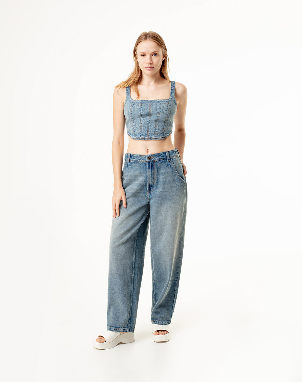 Jean relaxed fit tiro medio indigo