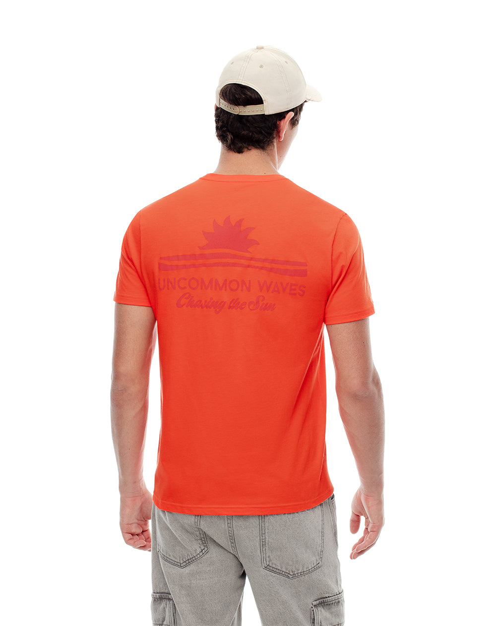 Camiseta regular fit manga corta naranja brillante