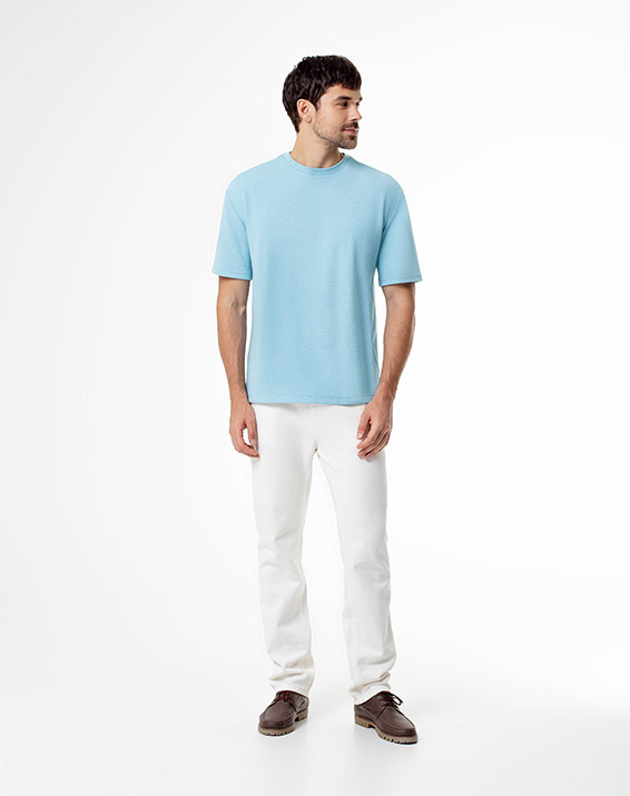 Camiseta Morada para Hombre - Combina Tu Outfit Ideal con gef