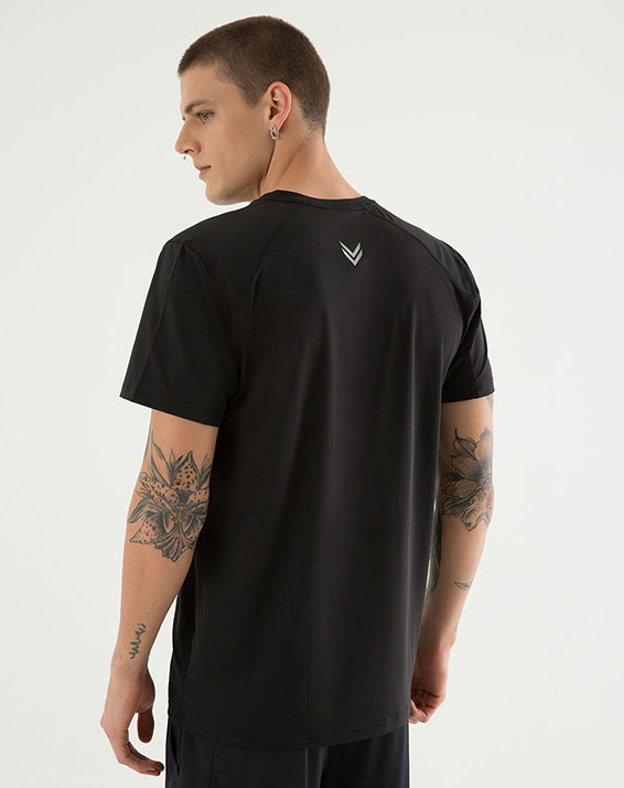 Camiseta Básica Preto Noir - Chico Rei  Ropa de moda hombre, Tipos de  camisa, Camisetas basicas hombre